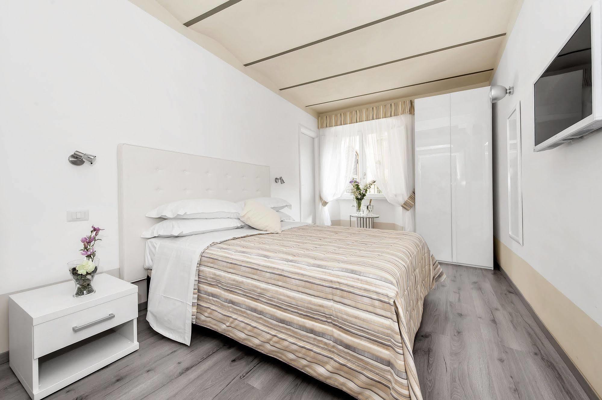 White Rooms Colosseo Roma Ngoại thất bức ảnh
