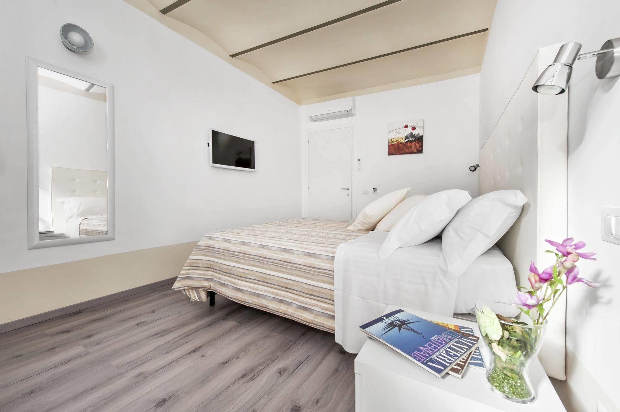 White Rooms Colosseo Roma Ngoại thất bức ảnh